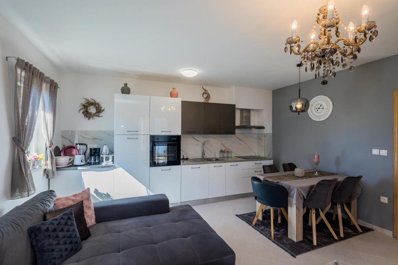 טרוגיר Ivana Apartment מראה חיצוני תמונה